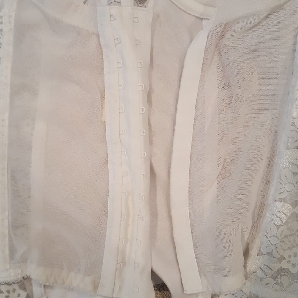 Lace Duster - Picture 3 of 6